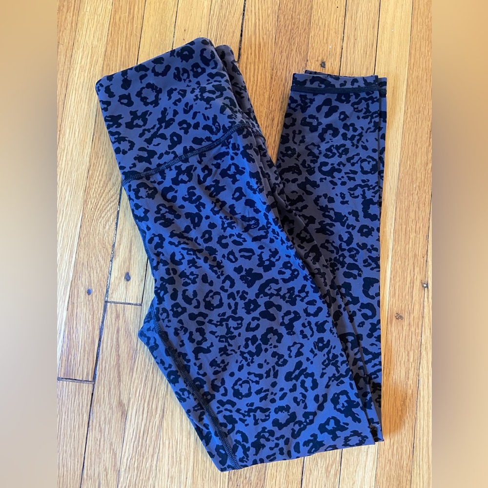 Athleta leggings in black and gray leopard print. Size small.